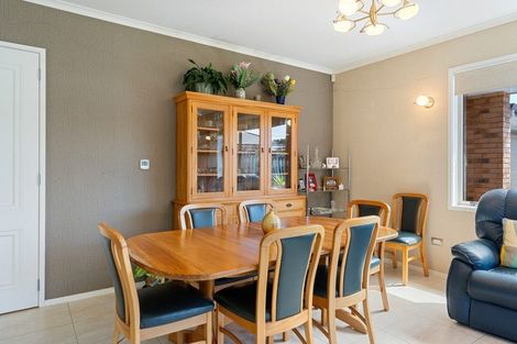 Photo of property in 17 Edgewater Street, Waikanae, 5036