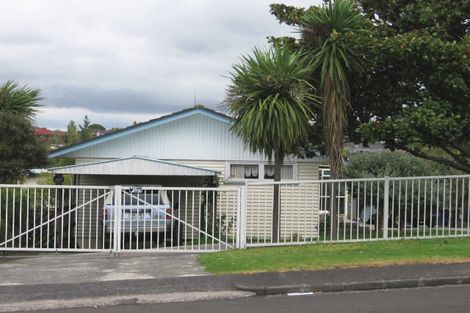 Photo of property in 9 Addison Drive, Glendene, Auckland, 0602