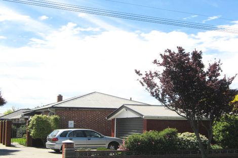 Photo of property in 1/17 Daniels Road, Redwood, Christchurch, 8051