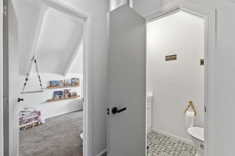 Photo of property in 124 Lower King Road, Tarurutangi, New Plymouth, 4372