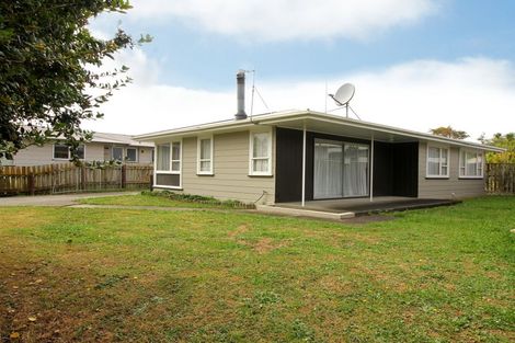 Photo of property in 16 Rhodes Drive, Kelvin Grove, Palmerston North, 4414