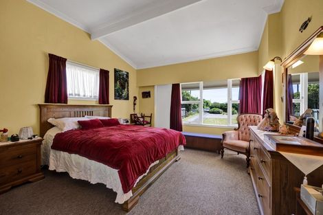 Photo of property in 24 Tarahua Road, Vogeltown, New Plymouth, 4310