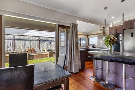 Photo of property in 90 Tamatea Road, Taupo, 3330