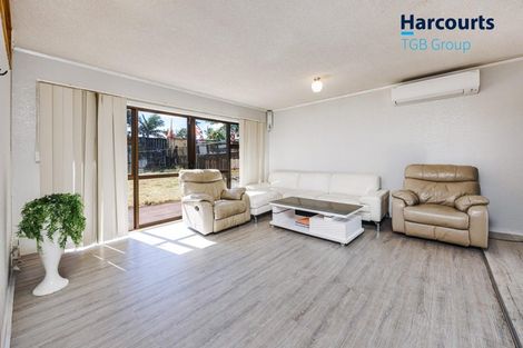 Photo of property in 2/39 Alfriston Road, Manurewa East, Auckland, 2102