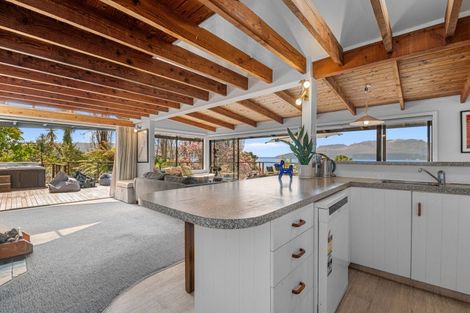 Photo of property in 35 Spencer Road, Lake Tarawera, Rotorua, 3076