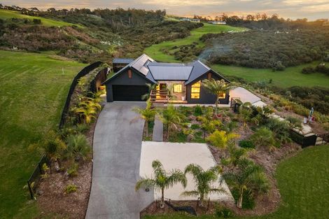 Photo of property in 7 Taemai Place, Okura Bush, Albany, 0794
