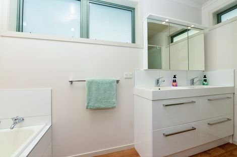 Photo of property in 37 Glen Lynne Avenue, Queenwood, Hamilton, 3210