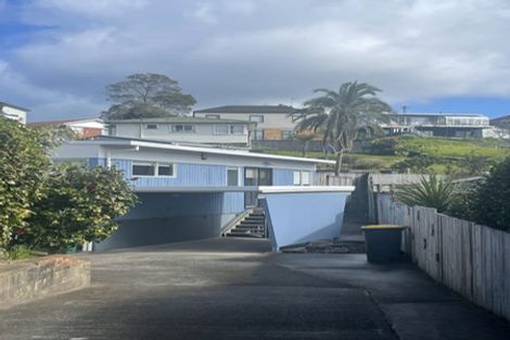 Photo of property in 2/33 Halberg Street, Glenfield, Auckland, 0629