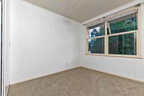 Photo of property in 1 Segedin Place, Glenfield, Auckland, 0629