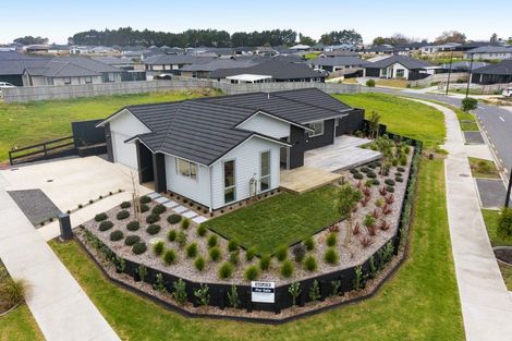 Photo of property in 11 Waikohi Avenue, Glenbrook, Waiuku, 2681