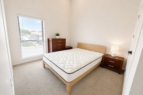 Photo of property in 32 Puwha Street, Massey, Auckland, 0614