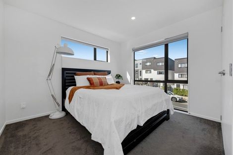 Photo of property in 28 Treeline Lane, Flat Bush, Auckland, 2019