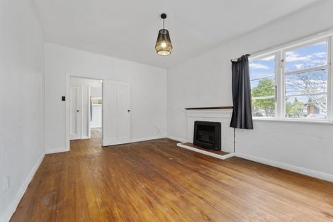 Photo of property in 4 Nathan Place, West End, Palmerston North, 4412