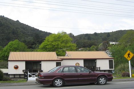 Photo of property in 60a Waikawa Road, Picton, 7220