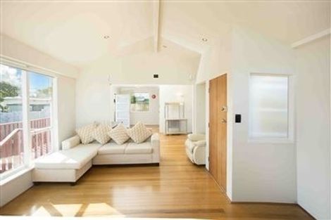 Photo of property in 21 Elliott Avenue, Bayview, Auckland, 0629