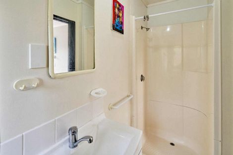 Photo of property in 9 Kenef Road, Paremata, Porirua, 5024