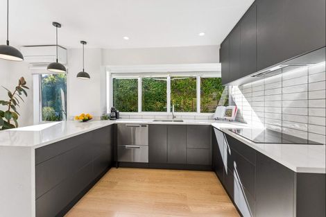 Photo of property in 15b Wilding Avenue, Northcote Point, Auckland, 0627