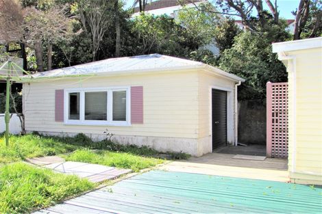 Photo of property in 102 Moorefield Road, Johnsonville, Wellington, 6037