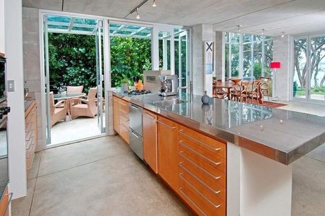 Photo of property in 25a Stanley Point Road, Stanley Point, Auckland, 0624