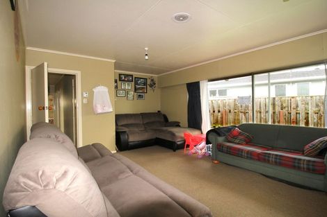 Photo of property in 16 Rhodes Drive, Kelvin Grove, Palmerston North, 4414