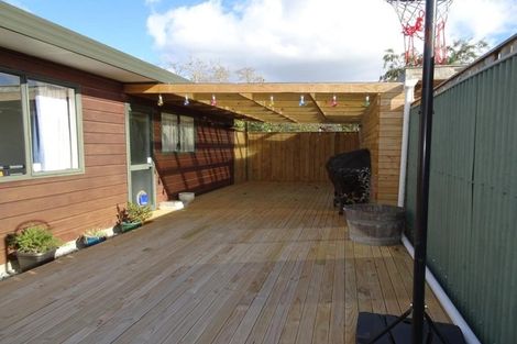 Photo of property in 2 Valerie Street, Clive, 4102