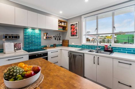 Photo of property in 8 Sandringham Street, Oamaru North, Oamaru, 9400