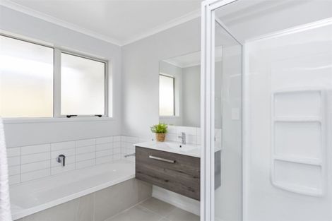 Photo of property in 94 Te Wharo Drive, Papamoa, 3118