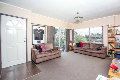 Photo of property in 2/51 Girrahween Drive, Totara Vale, Auckland, 0629