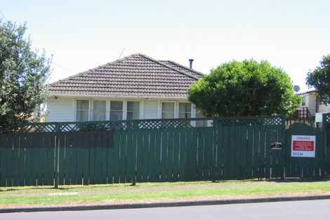 Photo of property in 1/51 Hayr Road, Three Kings, Auckland, 1042
