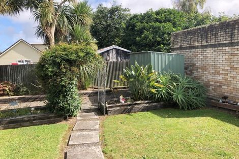 Photo of property in 19 Karaka Crescent, Levin, 5510