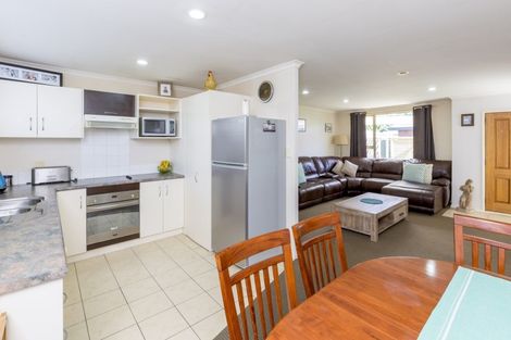 Photo of property in 17 Ranch Place, Pukekohe, 2120