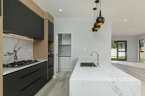 Photo of property in 45 Mcindoe Road, Kumeu, 0810