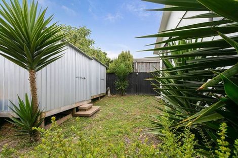 Photo of property in 1/26 Kamara Road, Glen Eden, Auckland, 0602