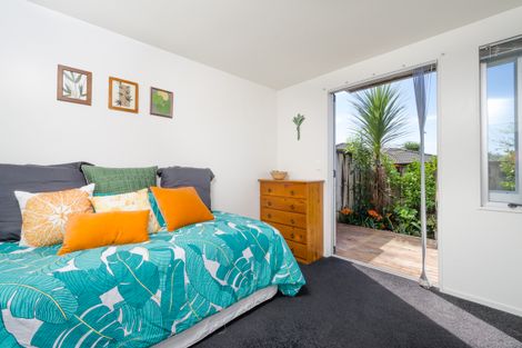 Photo of property in 15 Albionvale Road, Glen Eden, Auckland, 0602