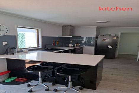 Photo of property in 1/64 Carlisle Road, Browns Bay, Auckland, 0630