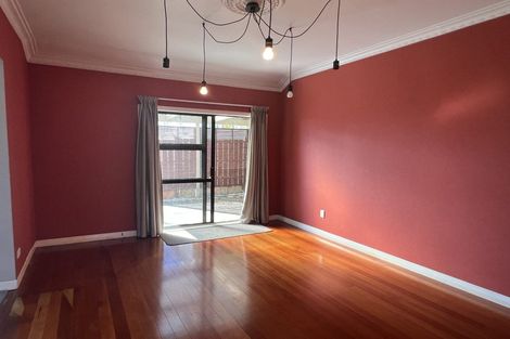 Photo of property in 90 Forest Lake Road, Forest Lake, Hamilton, 3200