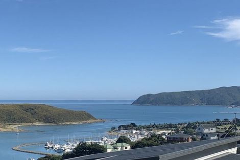 Photo of property in 14b Kahu Road, Paremata, Porirua, 5024