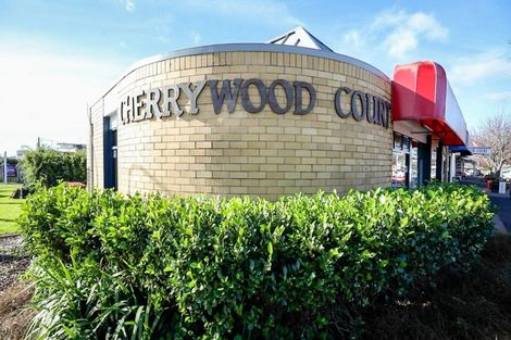 Photo of property in 2/492 Otumoetai Road, Otumoetai, Tauranga, 3110