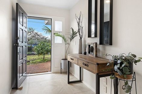 Photo of property in 206 Glengarry Road, Glen Eden, Auckland, 0602