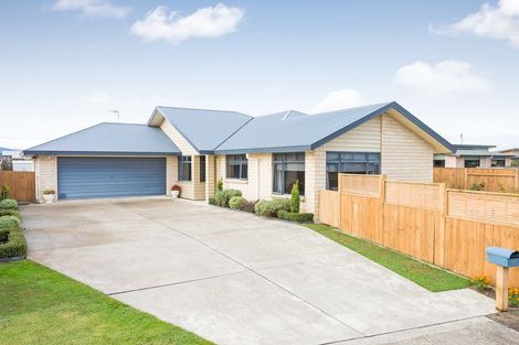 Photo of property in 26 Geneva Terrace, Kelvin Grove, Palmerston North, 4414