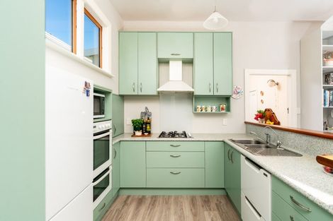 Photo of property in 13 West Road, Northland, Wellington, 6012