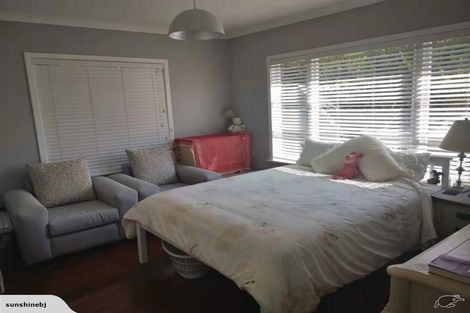 Photo of property in 1/53 Tramway Road, Beach Haven, Auckland, 0626