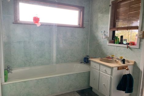 Photo of property in 74 Bays Road, Orere Point, Papakura, 2585