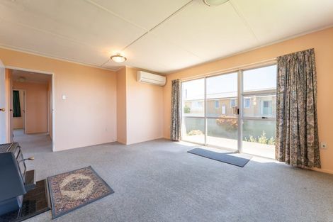 Photo of property in 2 Balmoral Street, Waimate, 7924