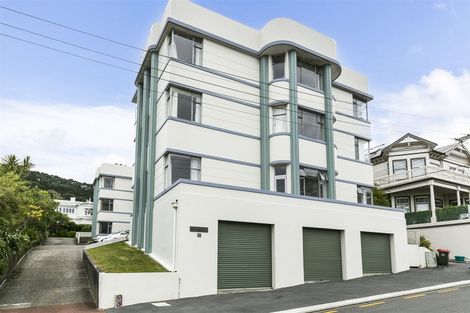 Photo of property in Owd Trafford Flats, 17 Brougham Street, Mount Victoria, Wellington, 6011