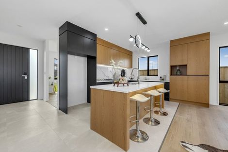 Photo of property in 35 Kaitiaki Drive, Clarks Beach, 2122