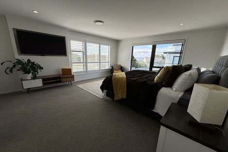 Photo of property in 16 Mutetai Road, Clarks Beach, 2122