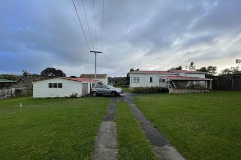 Photo of property in 96 Beach Haven Road, Beach Haven, Auckland, 0626