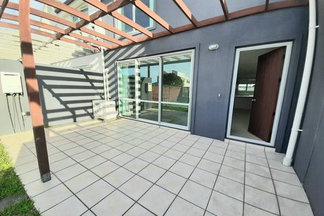 Photo of property in 9b Clearwater Cove, West Harbour, Auckland, 0618