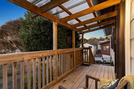 Photo of property in 2/7 Eskdale Road, Birkdale, Auckland, 0626